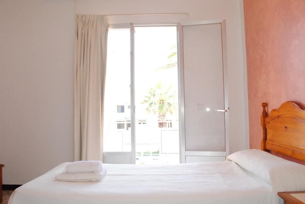 Hostal Paris Ciutadella Ciutadella  Habitación foto