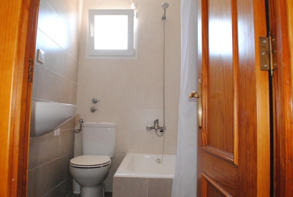 Hostal Paris Ciutadella Ciutadella  Habitación foto