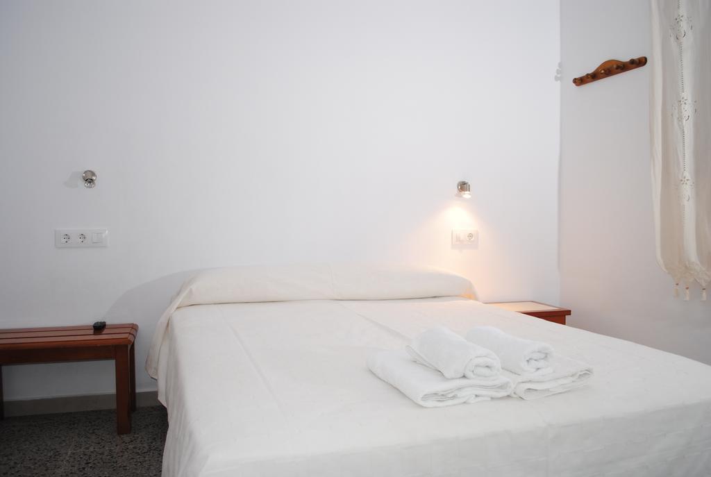 Hostal Paris Ciutadella Ciutadella  Habitación foto
